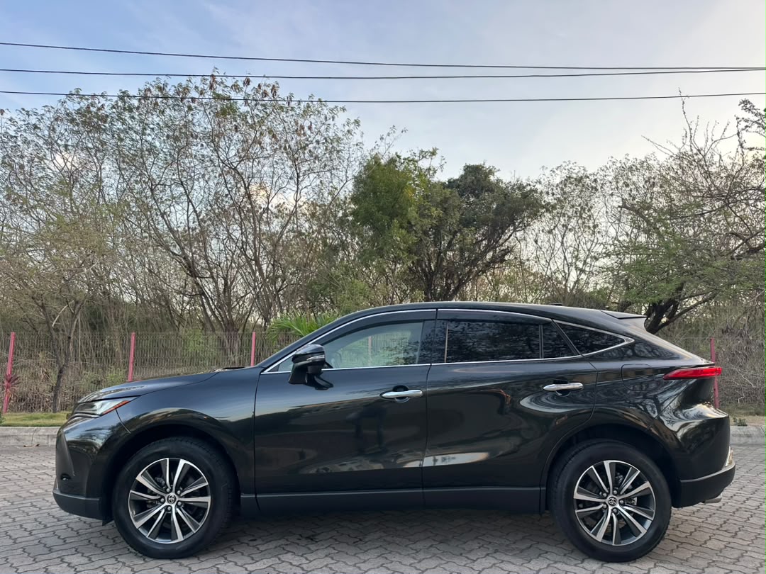 Toyota Harrier thumbnail 6
